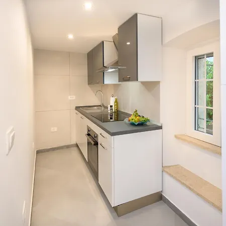 Franco Porec Oasis Apartment *